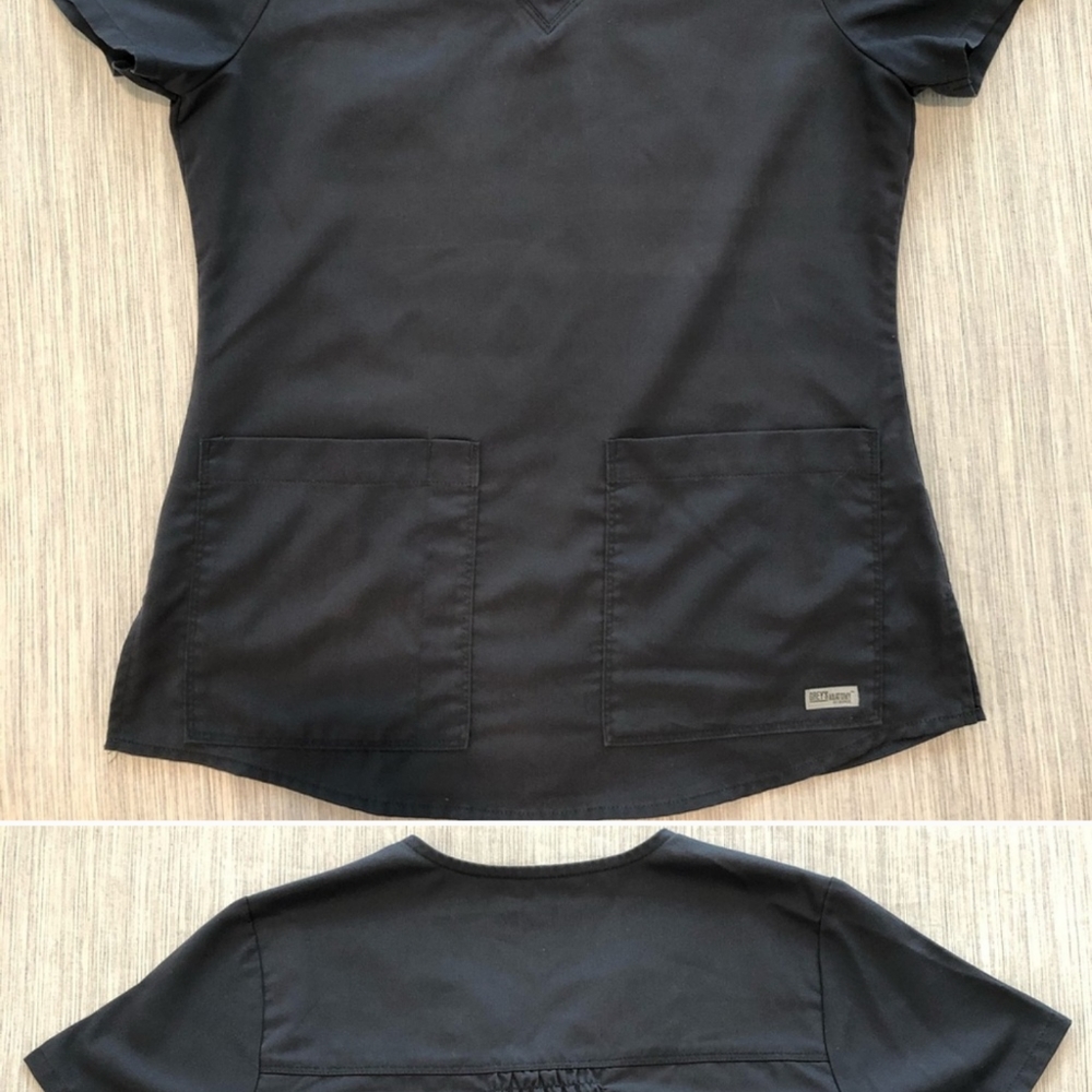 set of Small Grey’s Anatomy women’s scrubs